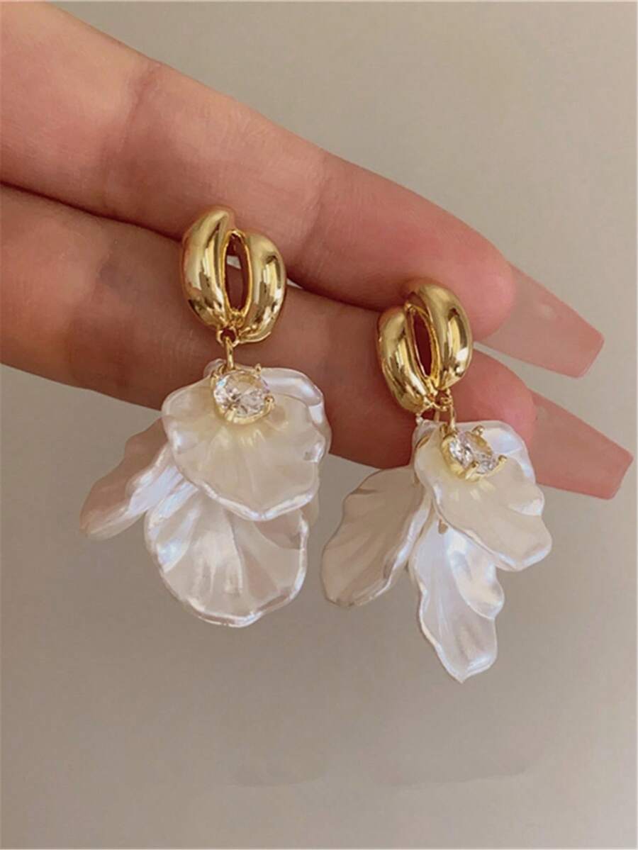 Long Tassel Shell Flower Earrings – Statement Jewellery for Women