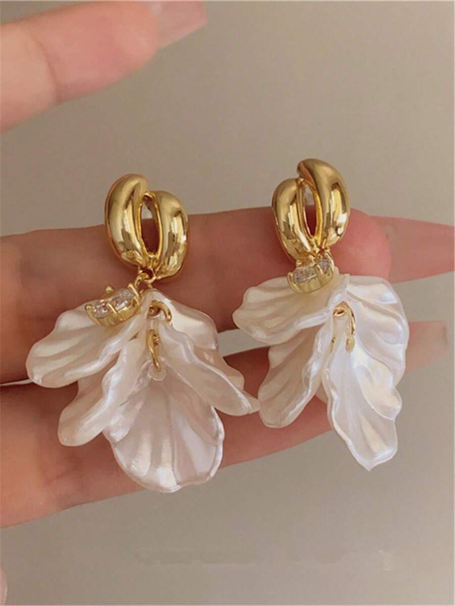 Long Tassel Shell Flower Earrings – Statement Jewellery for Women