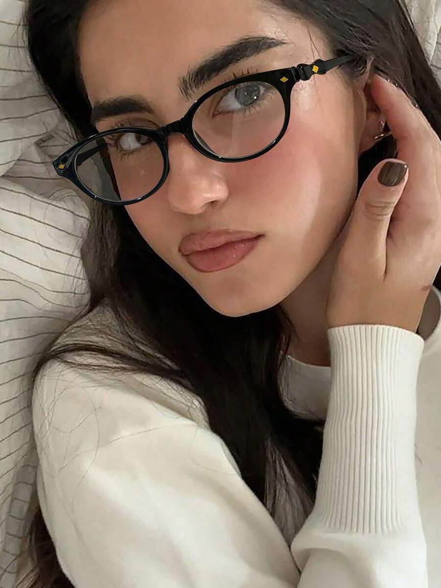 Oval Frame Light Fashion Glasses – Y2K Eyewear for Women