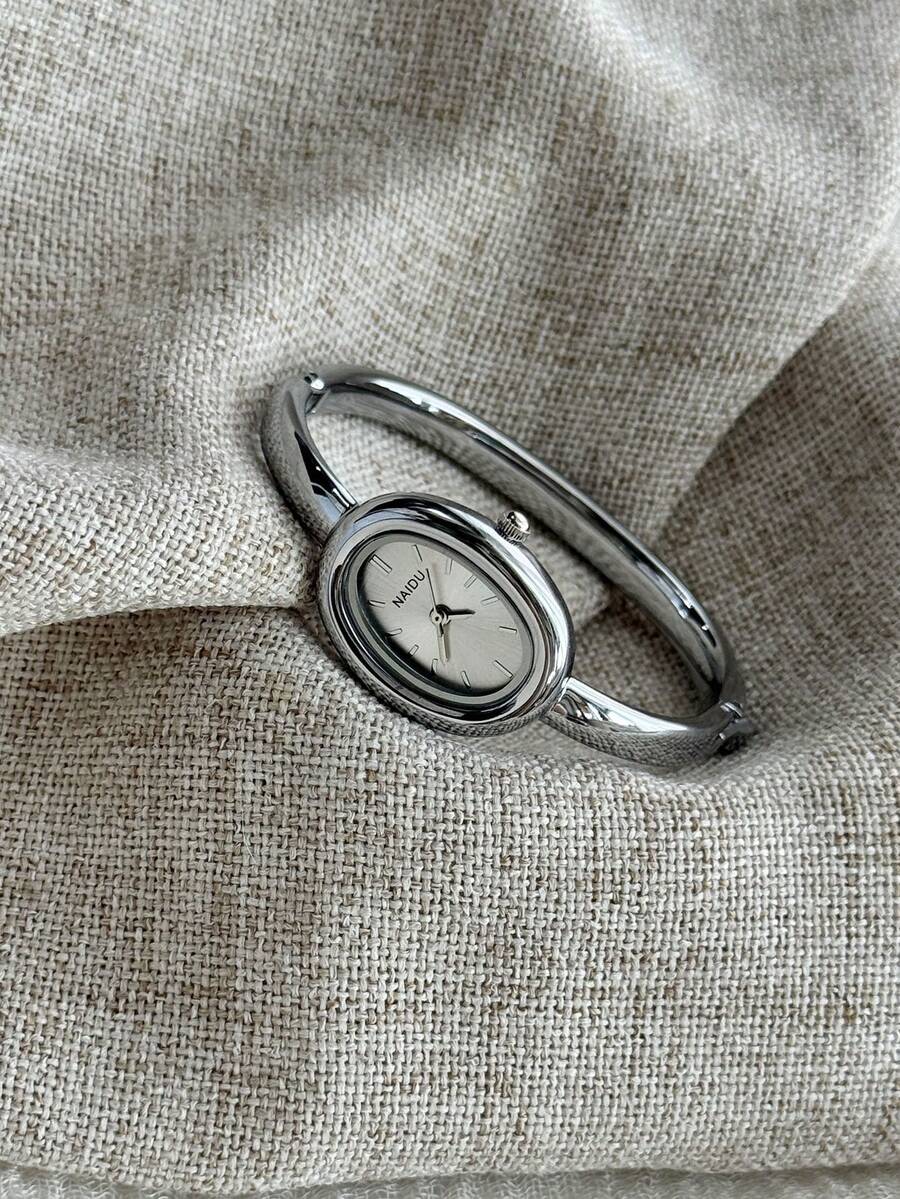 Oval Green Dial Bracelet Watch – Minimalist Dress Watch for Women