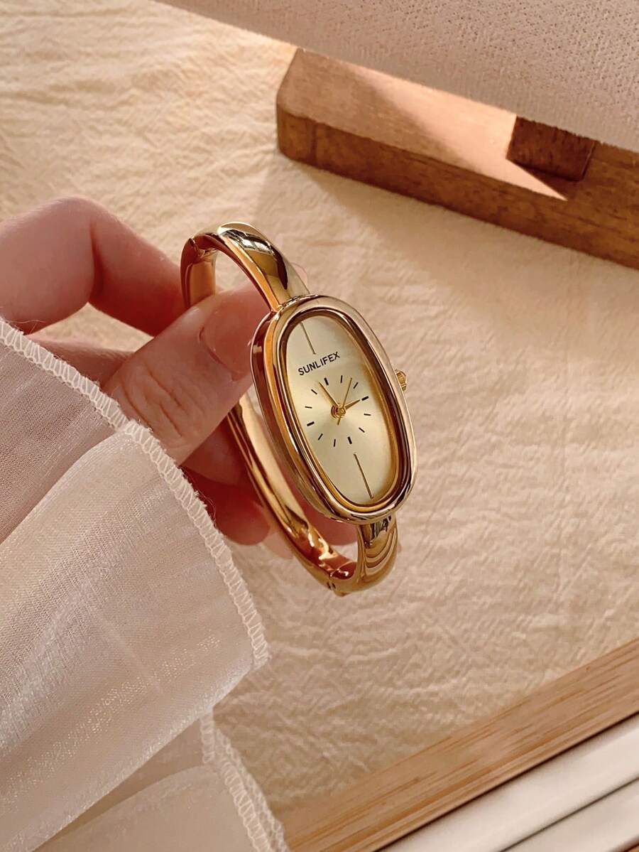 Oval Green Dial Bracelet Watch – Minimalist Dress Watch for Women