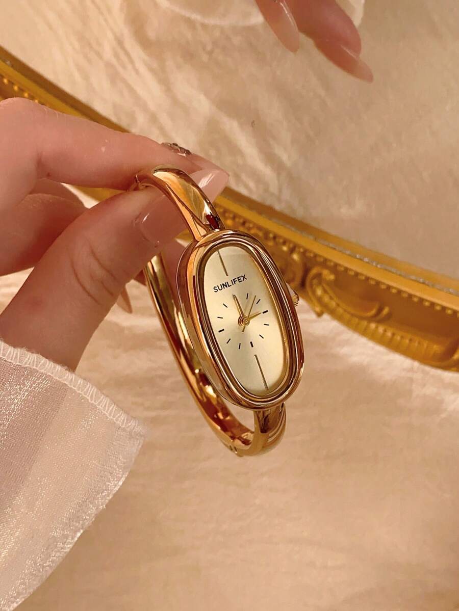 Oval Green Dial Bracelet Watch – Minimalist Dress Watch for Women