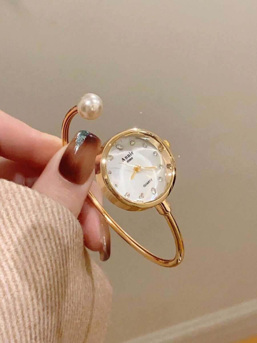 Oval Green Dial Bracelet Watch – Minimalist Dress Watch for Women