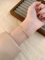 Oval Green Dial Bracelet Watch – Minimalist Dress Watch for Women