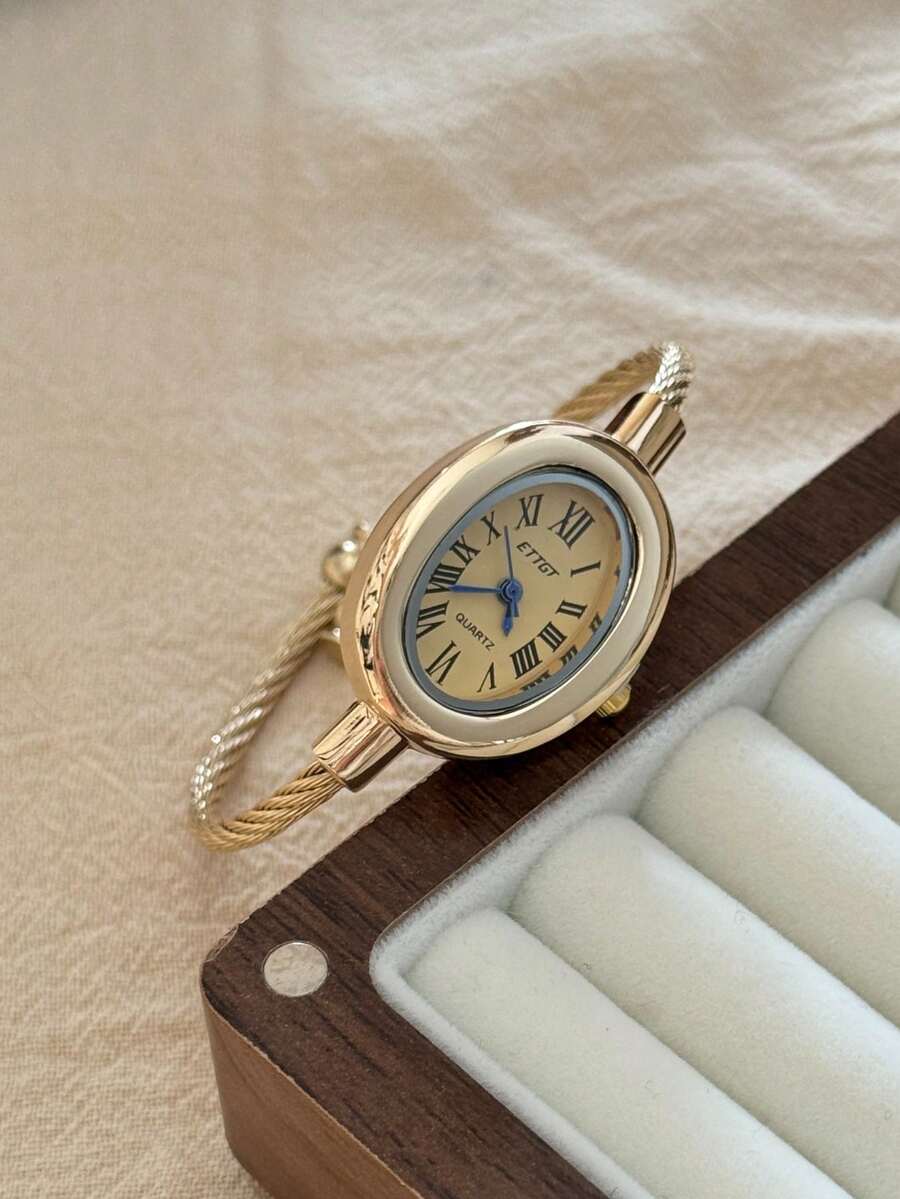 Oval Green Dial Bracelet Watch – Minimalist Dress Watch for Women