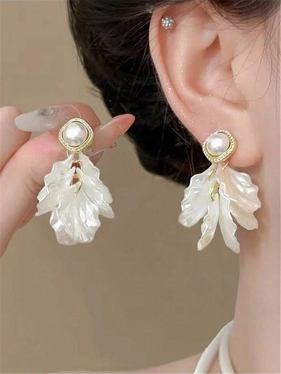 Long Tassel Shell Flower Earrings – Statement Jewellery for Women