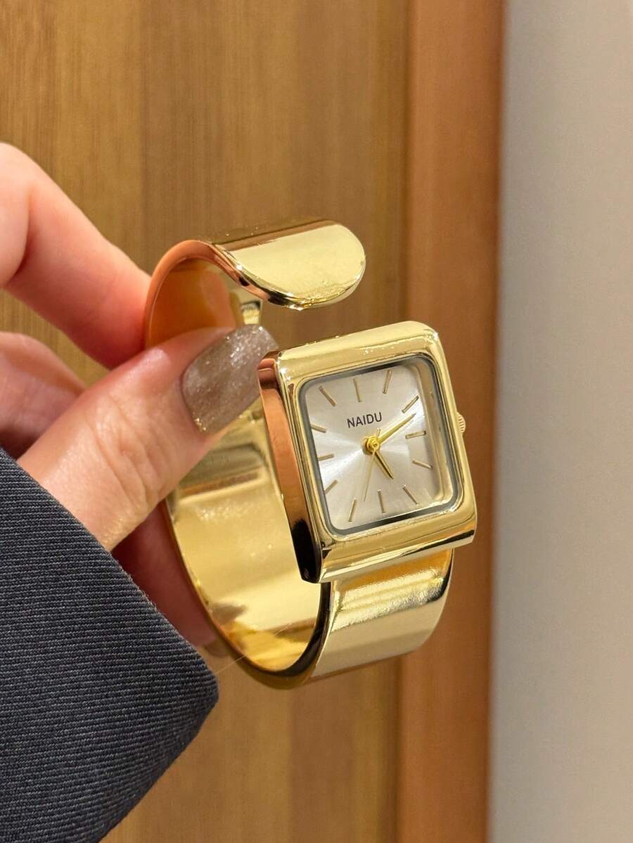 Oval Green Dial Bracelet Watch – Minimalist Dress Watch for Women