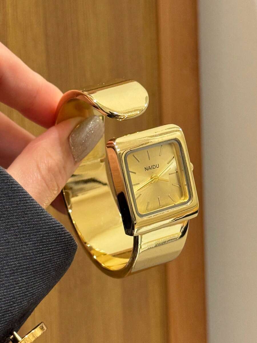 Oval Green Dial Bracelet Watch – Minimalist Dress Watch for Women
