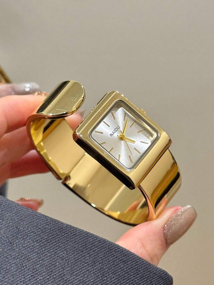 Oval Green Dial Bracelet Watch – Minimalist Dress Watch for Women